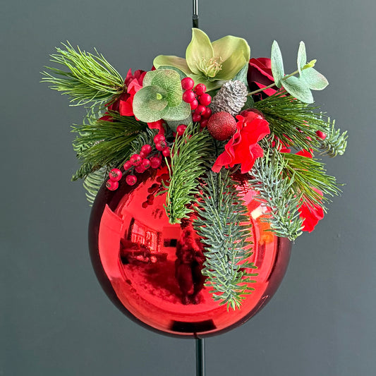 Kerstbal Ø20cm met kunstbloemen - Rood